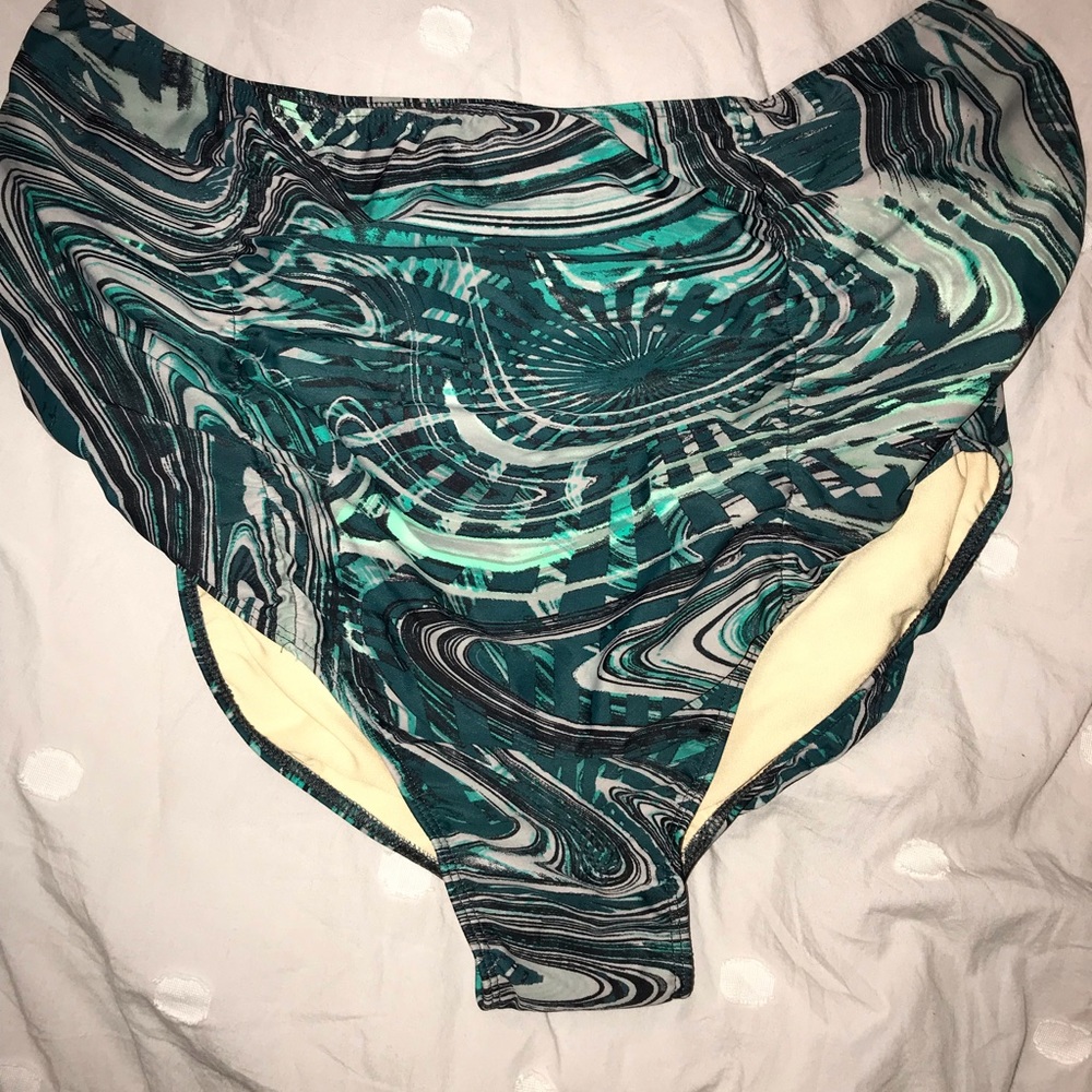 NWOT Kortni Jeane high waisted maternity bottoms
